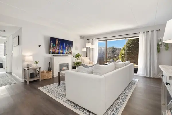 3 Ledgewood Way #8, Peabody, MA 01960