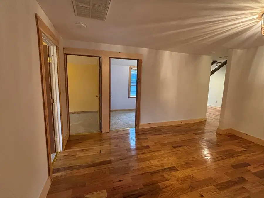 36 Washington St, Greenfield, MA 01301 - #3