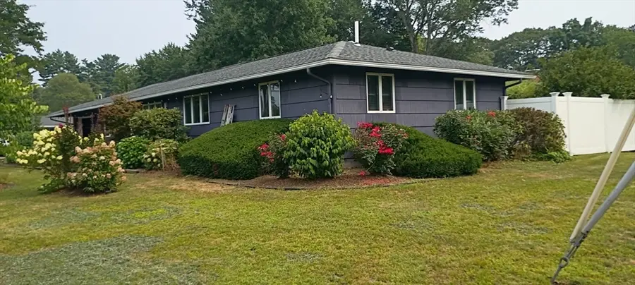 14 Ridgefield Dr, Framingham, MA 01701 - Image #2