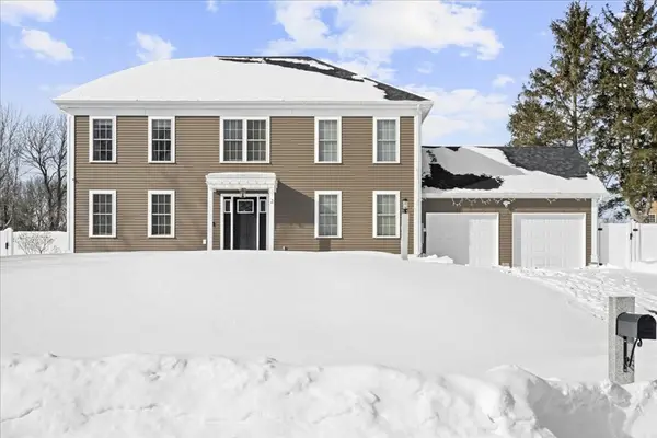2 Hemlock St, Paxton, MA 01612