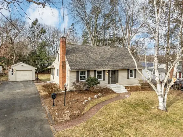 62 Baymor Dr, East Longmeadow, MA 01028