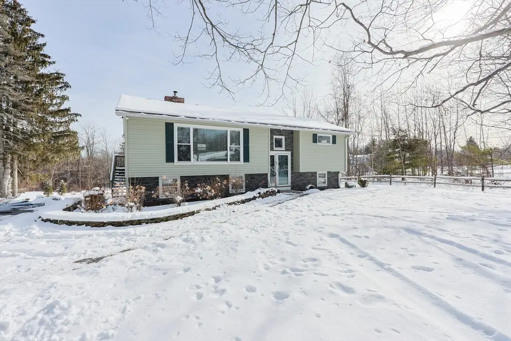 609 Ashby West Rd, Fitchburg, MA 01420 - Image #1