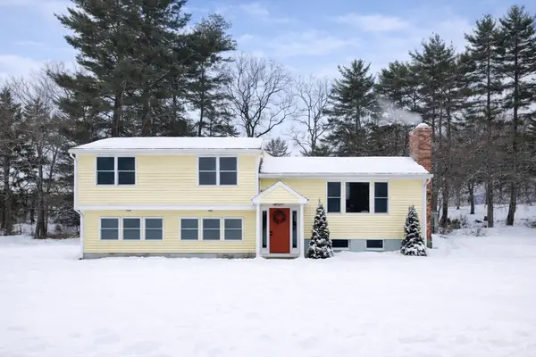 17 Fairview Rd, Medfield, MA 02052