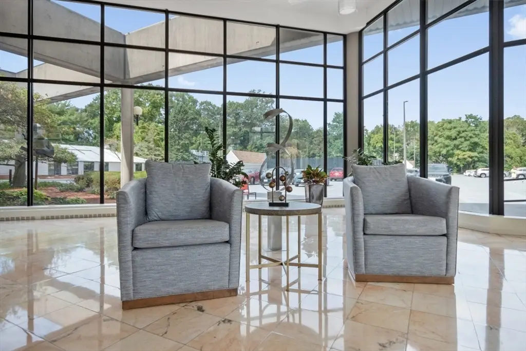 250 Hammond Pond Pkwy #102N, Newton, MA 02467 - Image #1