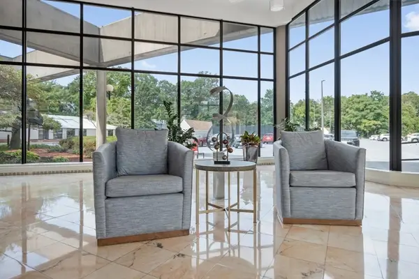 250 Hammond Pond Pkwy #102N, Newton, MA 02467