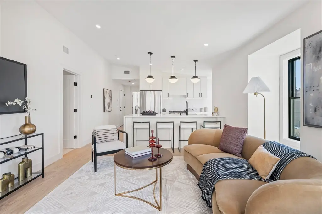 20 Whitney #6, Quincy, MA 02169 - Image #1