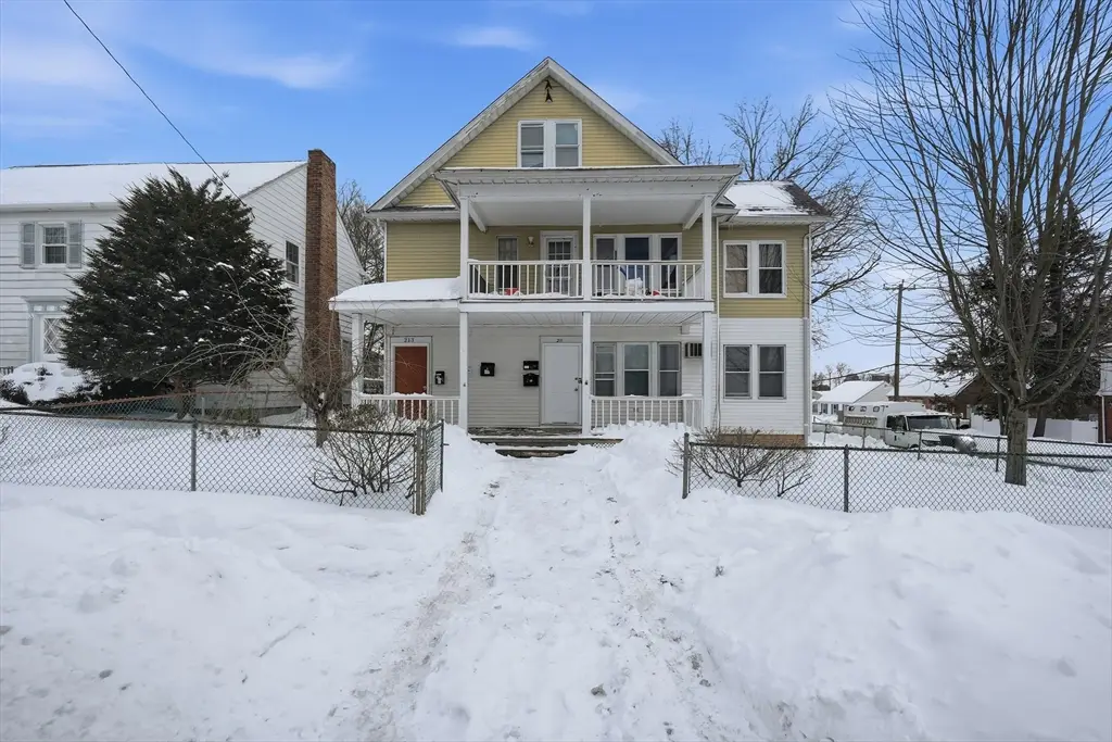 211-213 Chapin Terrace, Springfield, MA 01104 - Image #1