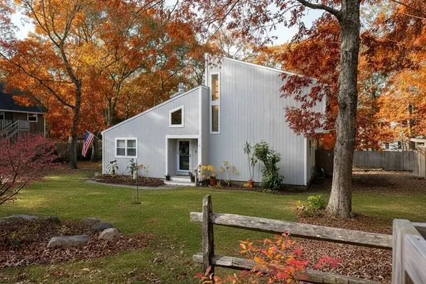 344 Greenwood Ave, Tisbury, MA 02568