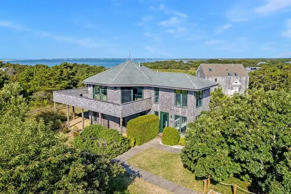 76 Washque Ave, Edgartown, MA 02539