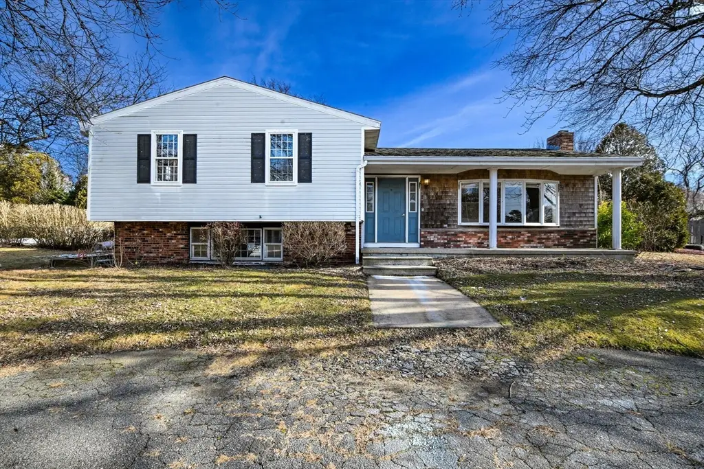 49 Broken Bow Ln, Falmouth Town, MA 02536 - Image #1