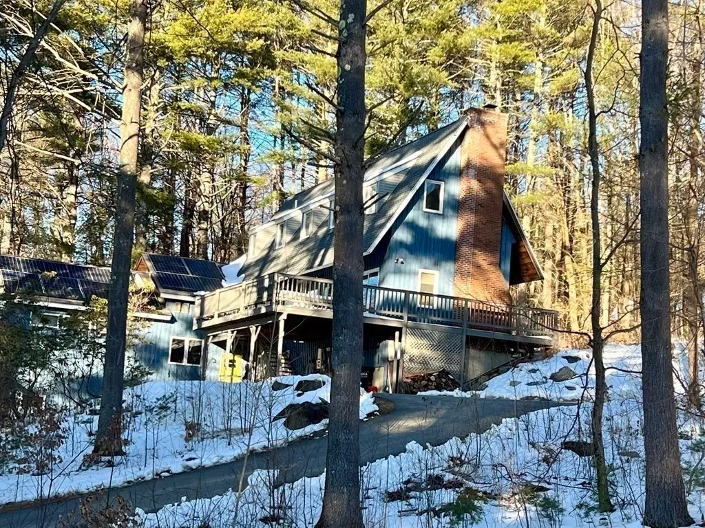 10 Bray Ct, Pelham, MA 01002 - Image #1