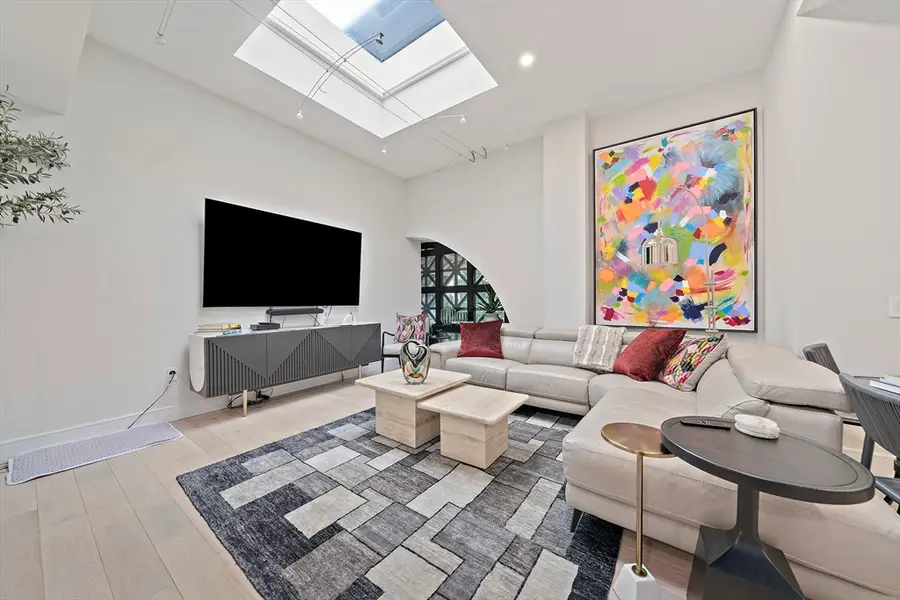 2420 Beacon Street #401, Chestnut Hill, MA 02467 - Image #2