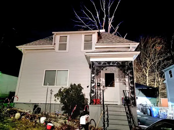 9 Hill St, Taunton, MA 02780