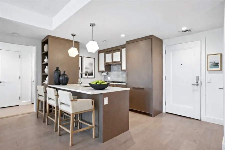 100 Lovejoy Wharf #4J, Boston, MA 02114 - Image #2