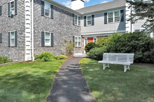 78 Highview Dr #78, Sandwich, MA 02563