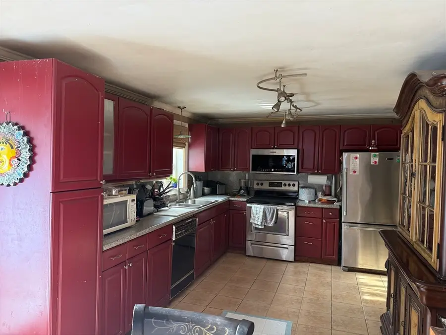 827 Pike Ave, Attleboro, MA 02703 - Image #3