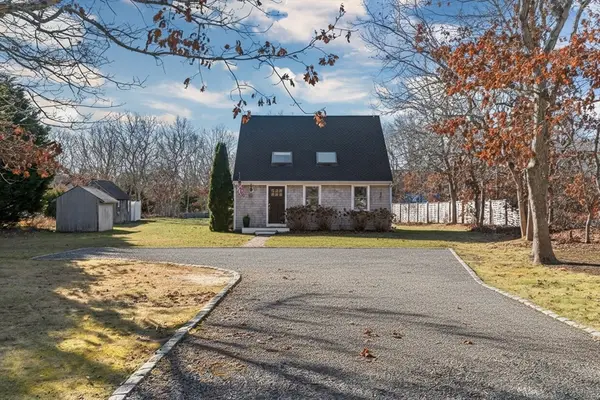 60 Saddle Club Rd, Edgartown, MA 02539