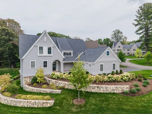 69 Wolcott Woods Lane #69, Milton, MA 02186