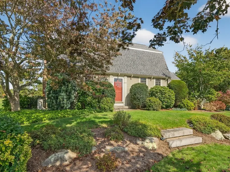 7 Hamlin St, Acushnet, MA 02743 - #2