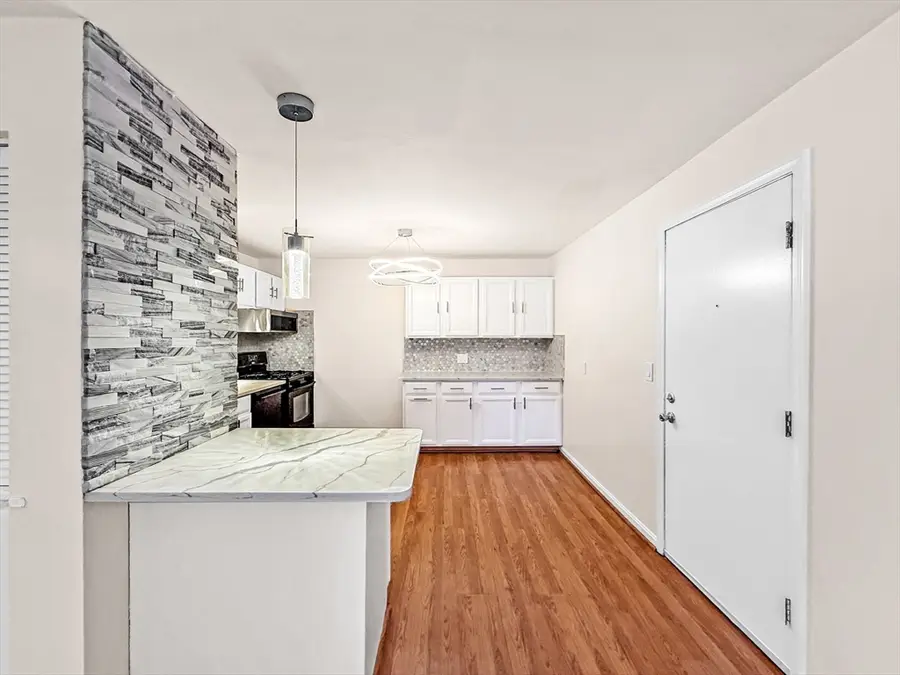 6 Venice St #B3, Danvers, MA 01923 - #3