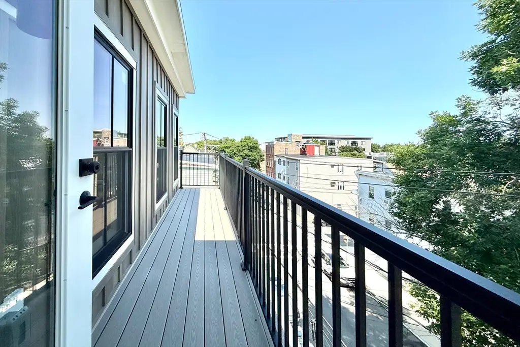 165 Everett St #7, Boston, MA 02128 - #1