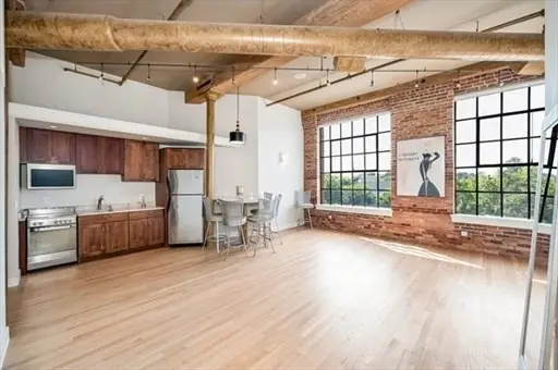 491 Dutton St #409, Lowell, MA 01854 - Image #1