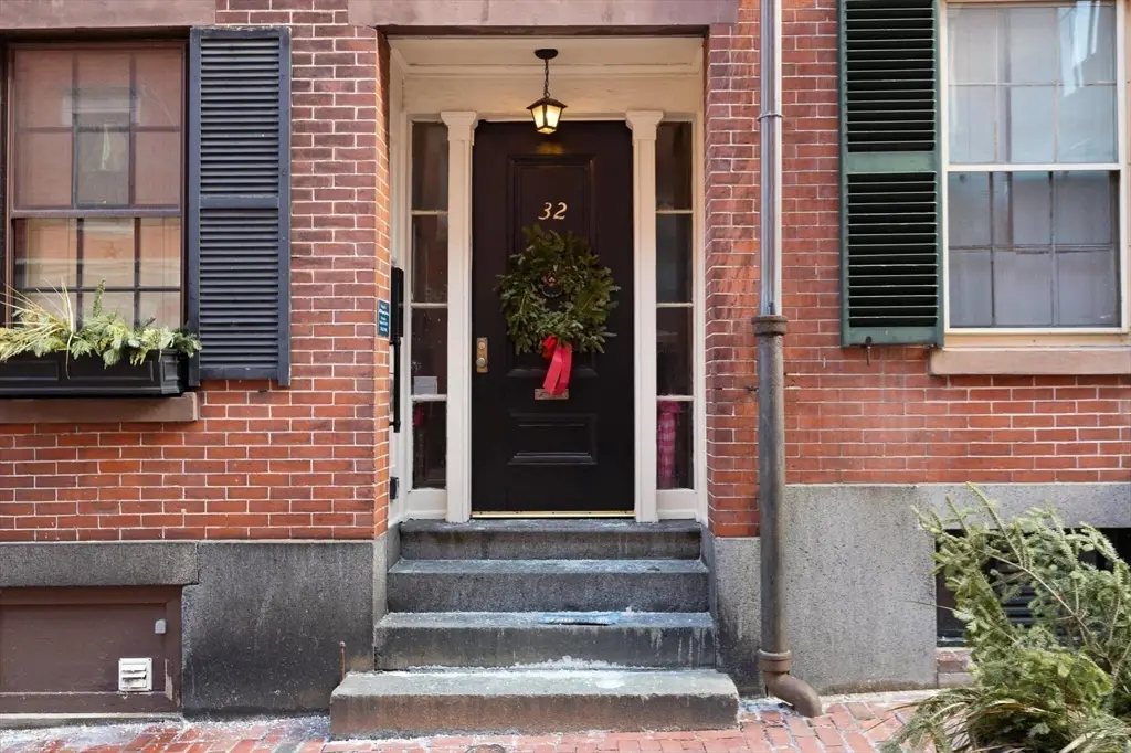 32 Temple Street #3, Boston, MA 02114 - Image #1