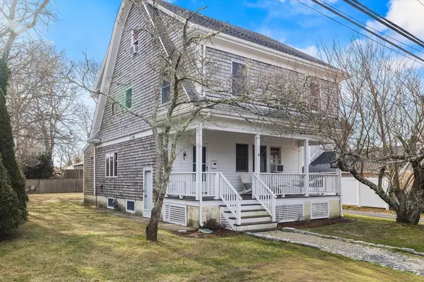 169 Gosnold St, Barnstable, MA 02601