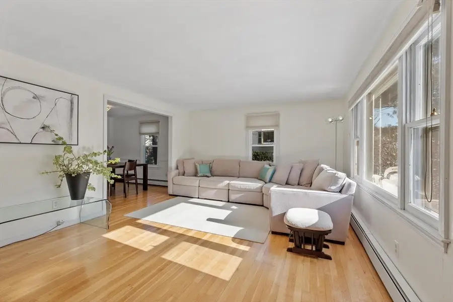 29 Pinewood Rd, Wellesley, MA 02482 - Image #3