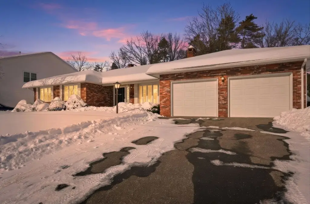 16 Sesame Dr, Chicopee, MA 01020 - Image #1