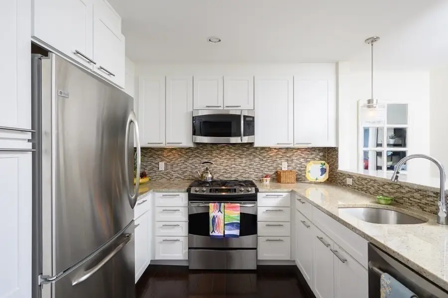 23 Shipyard Dr #206, Hingham, MA 02043 - #3