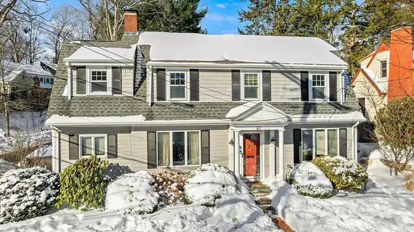 67 Risley Rd, Brookline, MA 02467
