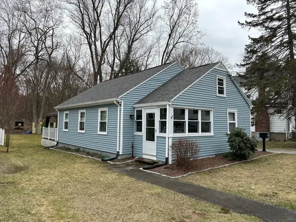 20 Pinevale Ave, Reading, MA 01867