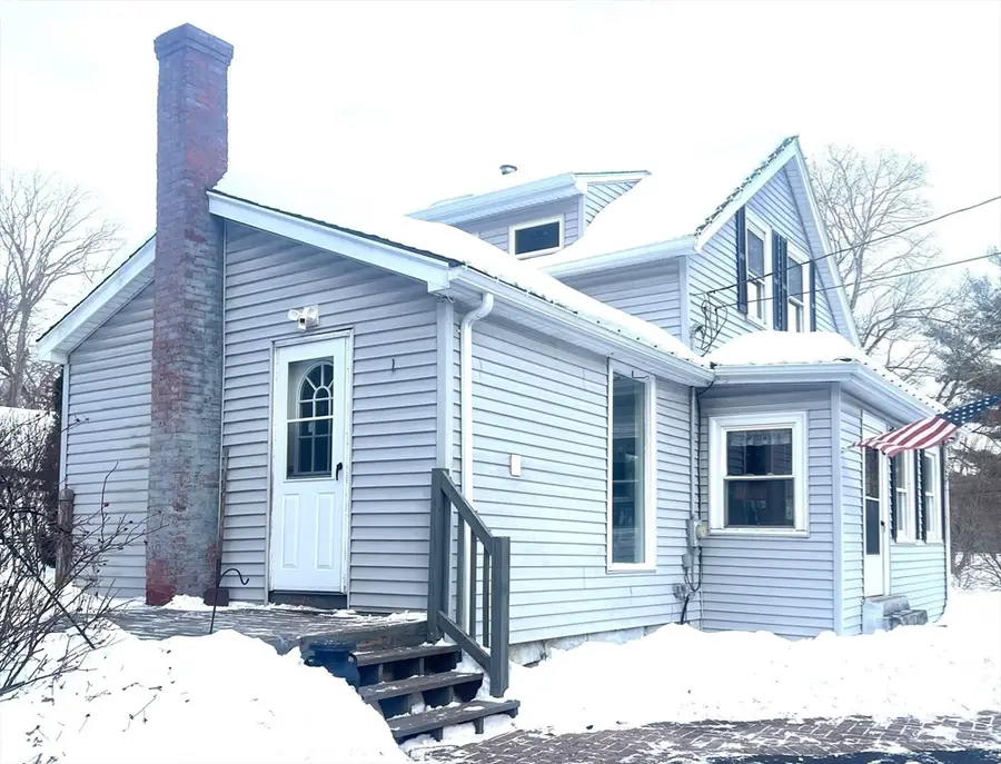 251 Union St, Northbridge, MA 01588 - #3