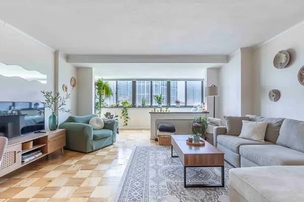 6 Whittier Place #14G, Boston, MA 02114