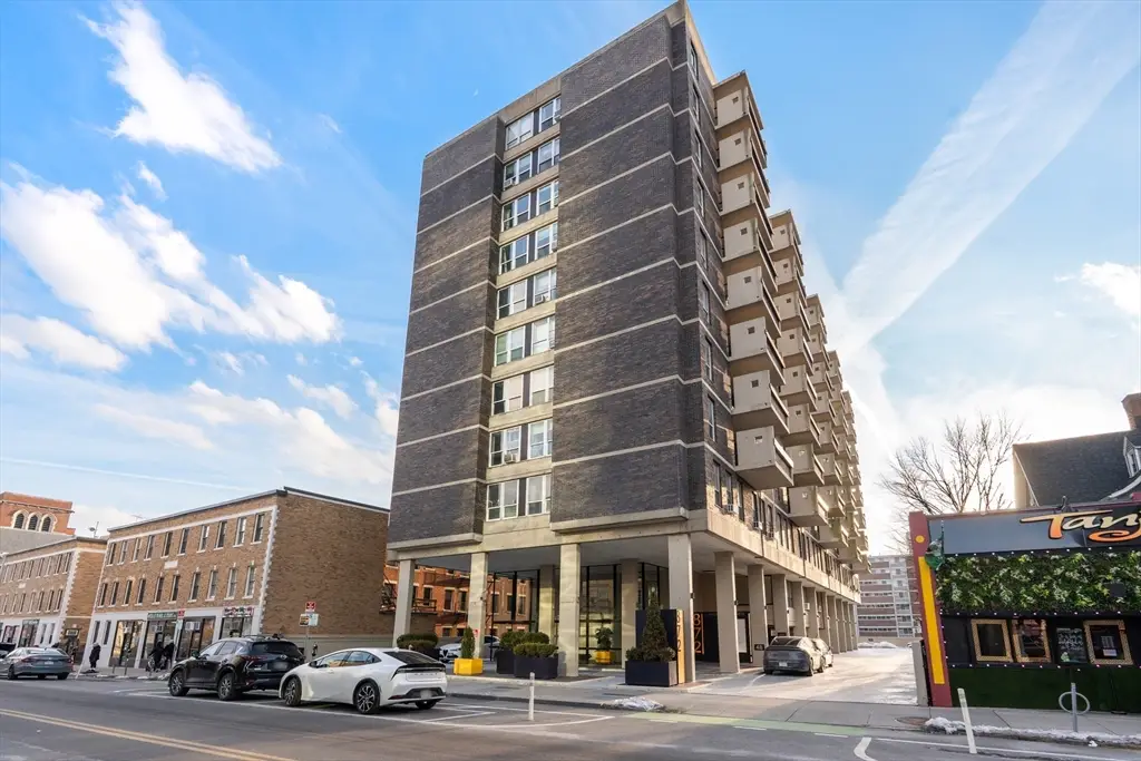 872 Massachusetts Avenue #303, Cambridge, MA 02139 - Image #1