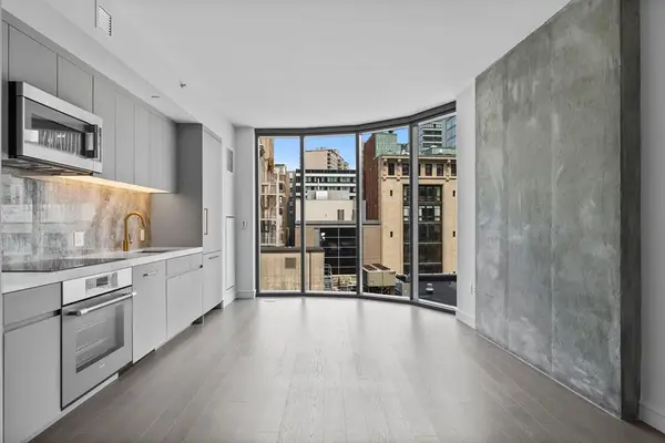 55 Lagrange St #1010, Boston, MA 02116