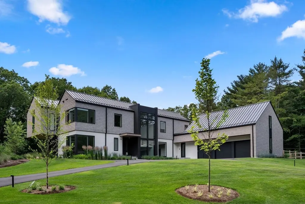 286 Country Dr, Weston, MA 02493 - #1