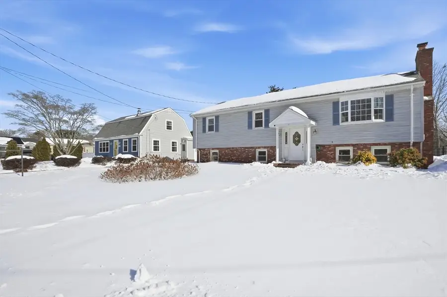 12 White Street, Acushnet, MA 02743 - #2
