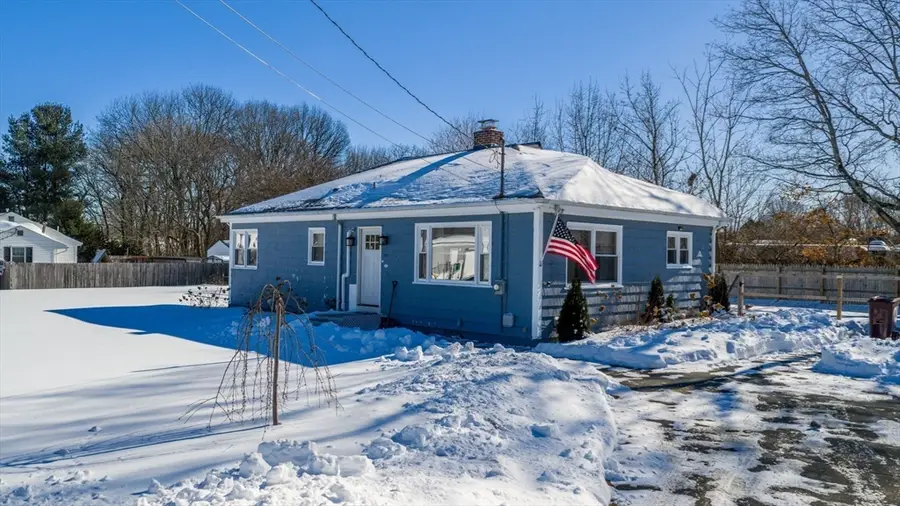 112 Lawson Ave, Acushnet, MA 02743 - #3