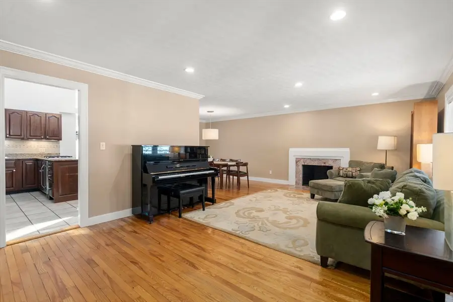 25 Mansfield Rd., Wellesley, MA 02481 - Image #2