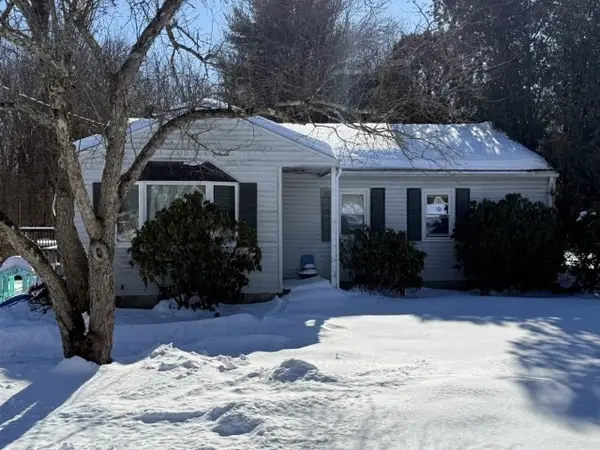28 New Ludlow Rd, Granby, MA 01033