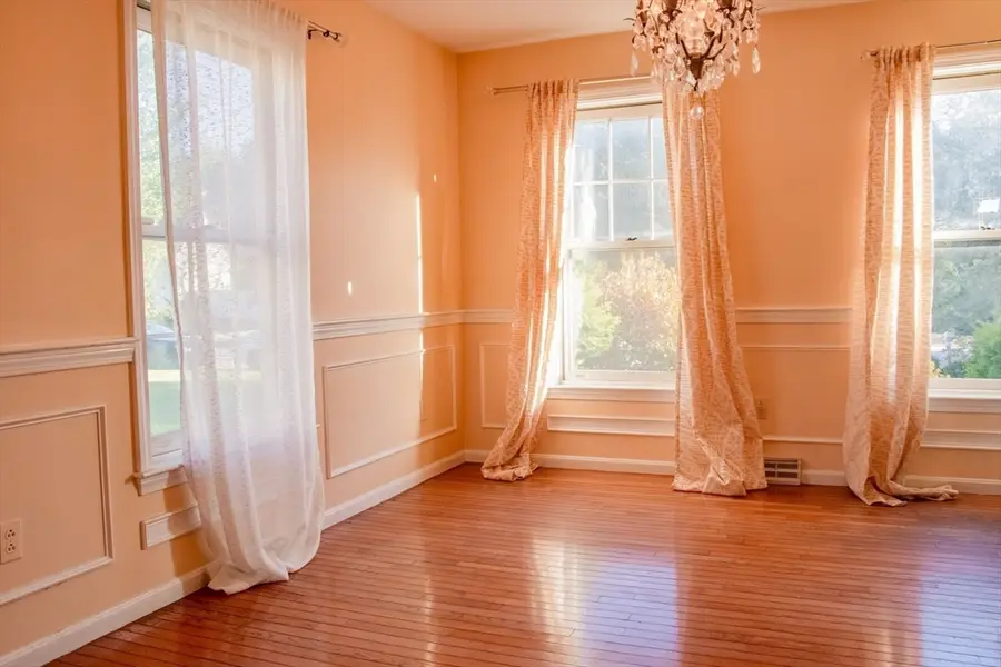 4 Robinette Rd, Stoughton, MA 02072 - #3