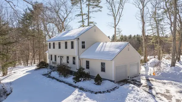 20 Debbie Dr, Pelham, NH 03076