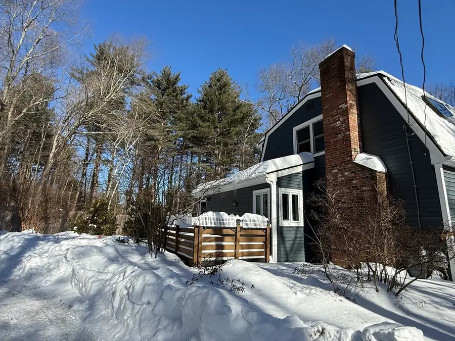 232 Rockrimmon St, Belchertown, MA 01007 - #3