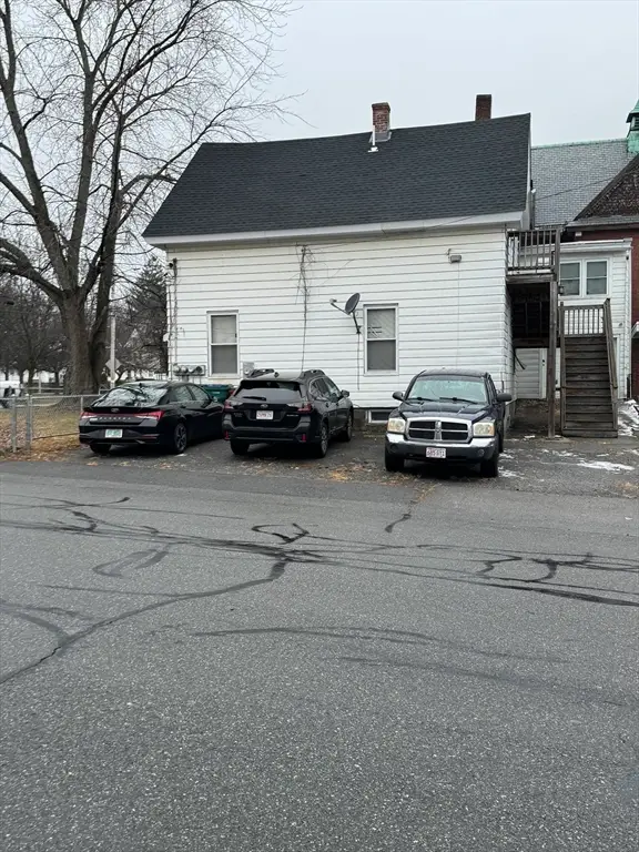 89 Mammoth Rd, Lowell, MA 01854 - #3