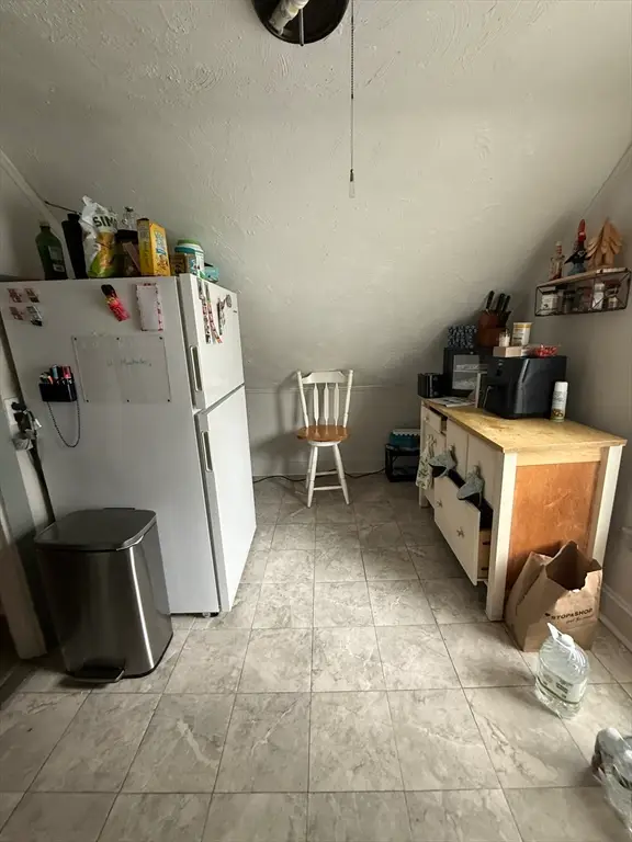 21 Reynolds St, New Bedford, MA 02740 - #3