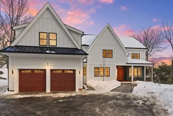 60R Lynnbrook Rd, Lynnfield, MA 01940