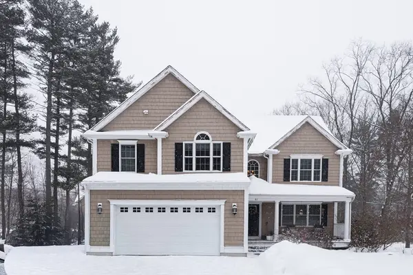 81 Rebecca Rd, Northbridge, MA 01588