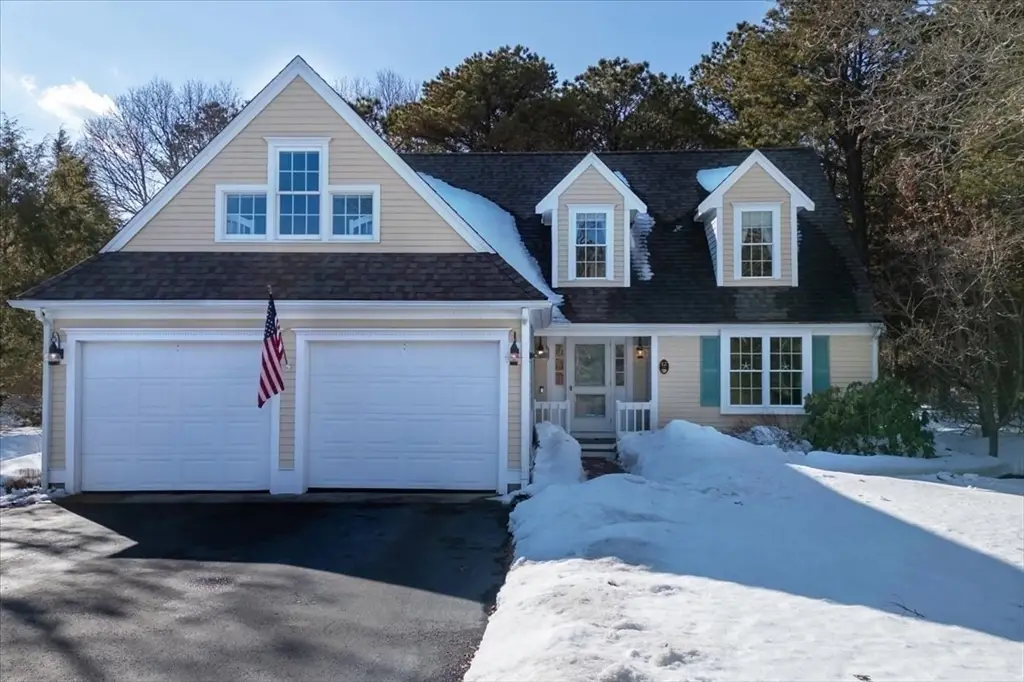 12 Quashnet Woods Dr, Mashpee, MA 02649 - #1